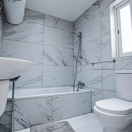 Luxfair Penthouse Apartment *